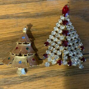 Jonette Jewelry Gold Toned Christmas Tree Brooches